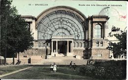 BRUXELLES (1040) : Façade Du Musée Des Arts Décoratifs Et Industriels, Dans Le Parc Du Cinquantenaire. CPA. - Etterbeek