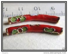 Lot De 2 Perles Tubes Cloisonnés Incurvés Rouge 27mm  Des Perles Originales Qui Mettront Du Peps à Vos Créations - Perle