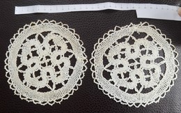 Lot De 2 Napperons En Dentelle - Kant En Stoffen