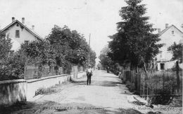 (Doubs) CPA  Valentigney  Rue Des Graviers  (Bon Etat) - Valentigney