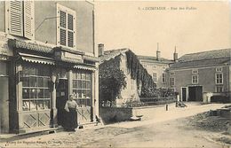 - Vosges -ref-A414- Dompaire - Rue Des Halles - Tabac - Tabacs - Journal " Lematin " - Journaux - Carte Bon Etat - - Dompaire