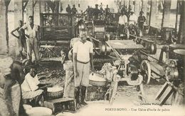 PORTO NOVO - BENIN - DAHOMEY - UNE USINE D'HUILE DE PALME - CPA édit; WELBER - TB. - Benín