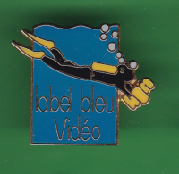 52331- Pin's.-Plongée Sous Marine.label Bleu Vidéo - Buceo