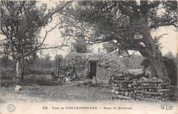 77-FONTAINEBLEAU- FORÊT DE FONTAINEBLEAU , HUTTE DE BÛCHERONS - Fontainebleau