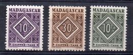 MADAGASCAR Taxe  N°31-32-39 Neufs  Sans Charniere - Timbres-taxe