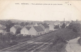 MERIEL  Vue Générale Prise De La Voie Ferrée  ( Plan Animé Dont TRAIN ) - Meriel