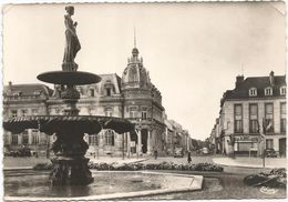 Z4278 Vitry Le François - La Place D'Armes. - Auto Cars Voitures / Viaggiata 1957 - Vitry-la-Ville