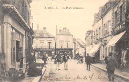 61 - ORNE / Ecouché - 61771 - La Place D' Armes - Beau Cliché Animé - Ecouche
