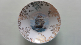 Petite Coupelle En Porcelaine Artisque  De Limoges France - Andere & Zonder Classificatie