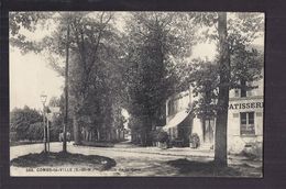 CPA 77 - COMBS-la-VILLE - Avenue De La Gare - TB PLAN Route Sous Les Bois + Terrasse Pâtisserie à Droite - Combs La Ville