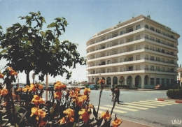 CPM 66 - Canet Plage - Immeuble Le Régent - L'Hôtel De Ville - Canet En Roussillon