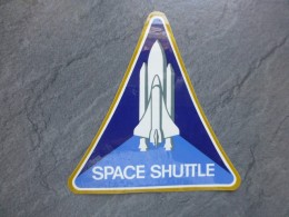 AVIATION Autocollant Space Shuttle  ; Ref  733 VP 35 - Stickers