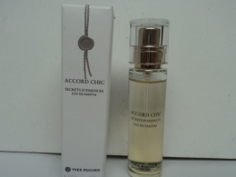 YVES ROCHER :"ACCORD CHIC" SECRET D'ESSENCES MINI VAPO DE SAC  15 ML LIRE ET VOIR!!EDP - Miniatures Femmes (avec Boite)