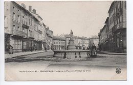 YSSINGEAUX (43) - FONTAINE ET PLACE DE L'HOTEL DE VILLE - MTIL - Yssingeaux