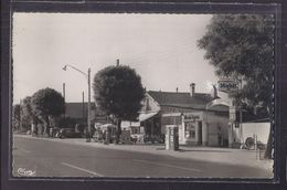 CPSM 94 - ORMESSON-sur-MARNE - Route De Provins - La Station Et Le Tabac Des Sonnettes TRACTION MOBIL POMPE A ESSENCE - Ormesson Sur Marne