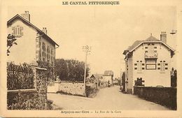 - Depts Div.-ref-TT149- Cantal - Arpajon Sur Cere - Rue De La Gare - Carte Bon Etat - - Arpajon Sur Cere