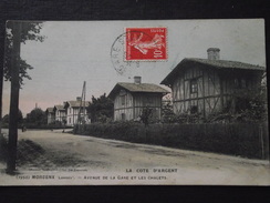 MORCENX (Landes) - AVENUE De La GARE Et Les CHALETS - Animée - Voyagée Le 5 Septembre 1909 - Morcenx