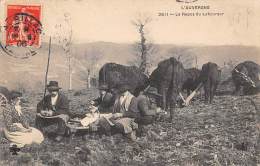 Thème Loisirs Pique-Nique    :   Auvergne  15  Le Repos Du Laboureur - Other & Unclassified