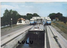 DEPT 82 : édit. A P A Poux Albi N° 100 : Montech La Pente D Eau , Péniche J Jaures - Montech