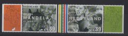 LOT 203 -  PAYS BAS  N° 20308/2061  **- PRIX NOBEL NELSON MANDELA Avec Enfants - Nobel Prize Laureates