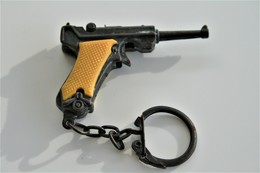 Vintage TOY GUN : LUGER P08 - L=4,5cm - Keychain 1960s - Keywords : Cap - Cork Gun - Rifle - Revolver - Pistol - Tin - Armes Neutralisées