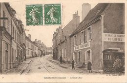 18 Cher  :  Châteaumeillant  Grande-rue      Réf 3428 - Châteaumeillant