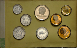 05027 China: Kursmünzensatz 1981 PP, 7 Münzen KM 1-3, 15-18 Plus Medaille Ratte Im Folder Der Shanghai Mint (Folder Besc - Cina