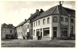 BELGIQUE - BRABANT WALLON - GREZ - GREZ-DOICEAU - Parvis St-Georges (épicerie Adolphe Delhaize & Cie) - Graven