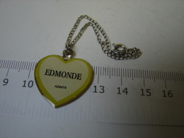 Bijoux. 27. Pendentif Au Nom D'Edmonde Avec Chainette Pour Poignet - Pendants