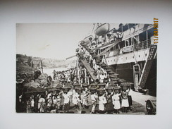 ST.  LUCIA BWI , LOADING OF SHIP  , OLD POSTCARD , KO - St. Lucia