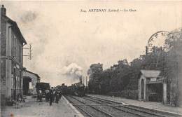 45 - LOIRET / Artenay - 45610 - La Gare - Train - Léger Défaut - Artenay