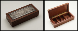 Boîte En Bois Verni, Décor "Retour De Pêche" En Métal Argenté, Signée "W.Scheger", 4 Comp., 175x80x42 Mm. - TB - Stamp Boxes