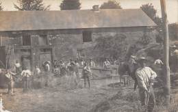 Thème: Agriculture. Battage. Moisson: Battage Dans Une Ferme Carte Photo A Bourrien 22   (voir Scan) - Boerderijen