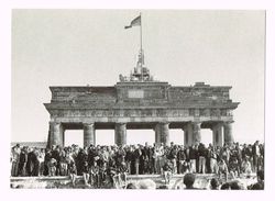 BERLIN , Brandenburger Tor - 10.11.1989 - Berlijnse Muur