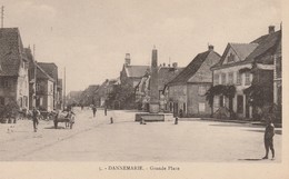 Delcampe - CPA DANNEMARIE 25 - Grande Place - Dannemarie