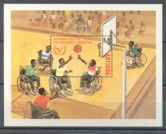 Antigua - 1981 Year Of Disabled Persons Block MNH__(TH-13489) - 1960-1981 Autonomie Interne
