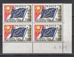 FRANCE 1976 / 1978 - BLOC DE 4 TP  Y.T. N° 49 COIN DE FEUILLE / DATE - NEUFS** /Y194 - Dienstmarken