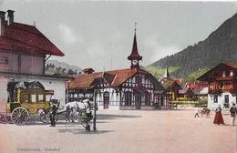 ZWEISIMMEN → Bahnhofplatz Mit Der Postkutsche Und Passanten, Ca.1910 - Zweisimmen