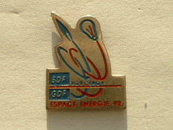 Pin´s  EDF GDF - EGS CERGY - ESPACE ENERGIE 92 - EDF GDF