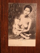 C.P.A. THAILAND : Young Siamese Mother, Topless, Jeune Mère Siamoise, Seins Nus - Thaïlande