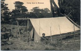 OCEANIE --  Papouasie  - NOUVELLE GUINEE - Camp Dans La Brousse - Papoea-Nieuw-Guinea