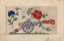 CPA 2047 - MILITARIA - Carte Brodée Militaire - Guerre 1914 - 18 - Victory - Canon De 75  & Fleurs - Brodées