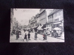 Châteauneuf - En - Thymerais . La Rue Grande Le Jour Du Marché .Voir 2 Scans - Châteauneuf