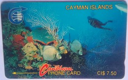 Cayman Islands 3CCIA  CI$7.50 " Diver In Reef " - Islas Caimán