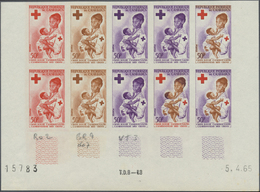 ** Thematik: Rotes Kreuz / Red Cross: 1965, KAMERUN: Rotes Kreuz 50 Fr. Krankenschwester Mit Kleinkind Im Ungezähnten PR - Red Cross