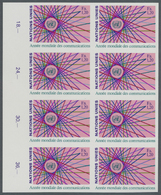 ** Vereinte Nationen - Genf: 1983. Ungezähnter SR-8er-Block Für Die Ausgabe "Weltkommunikationsjahr" Mit Abbildun - Unused Stamps