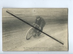 CPA  Abîmée - Les Sports - Nos Motocylettistes - Auguste Fossier Sur Sa Moto De Course - Cycling