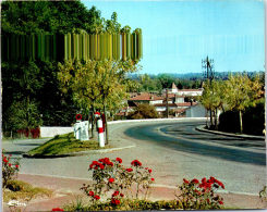 40 ROQUEFORT - La Descente Vers Le Village - Roquefort