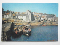 Postcard Craill Fishing Harbour In Fife People Cars And Boats My Ref B21960 - Fife