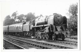 LOCOMOTIVE A VAPEUR Photographie Format Cpa Machine Train Des Chemins De Fer Anglais - Matériel